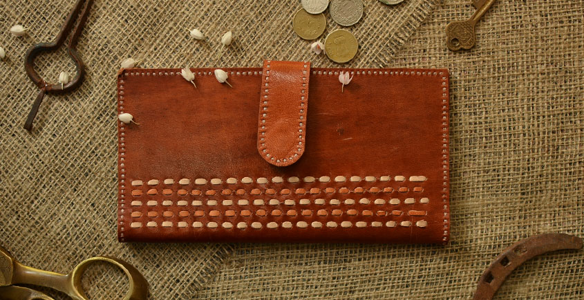 Itsy-bitsy! ❖ Kutchi Leather Purse { 1 }